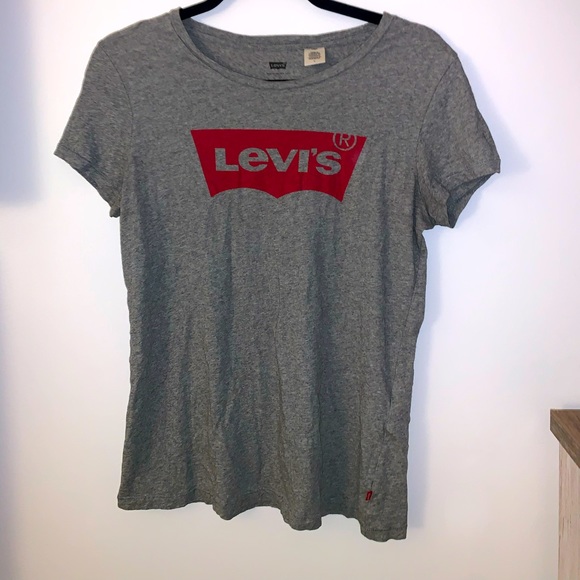 Levi’s tee - Picture 1 of 3